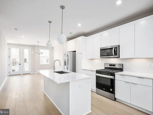 4767 Sully Point Ln, Chantilly, VA 20151
