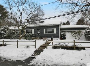 4 Chestnut St, Huntington, NY 11743