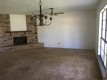 2nd image of 1722 Santa Fe Trl