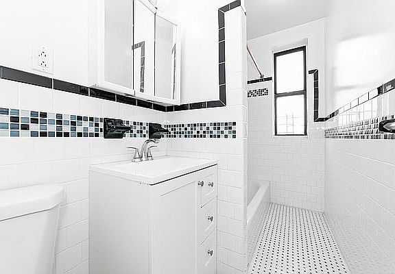 5th image of 521 Isham St APT 4A
