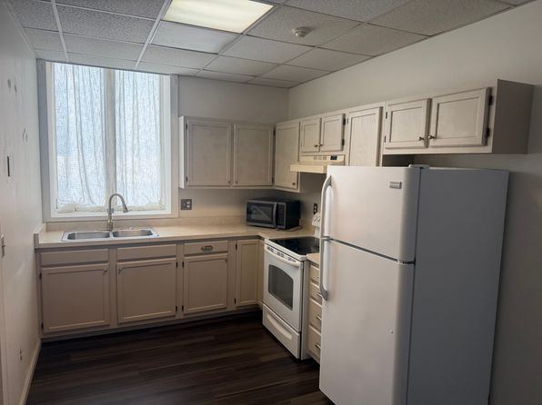 3 Railroad Ave APT 2C