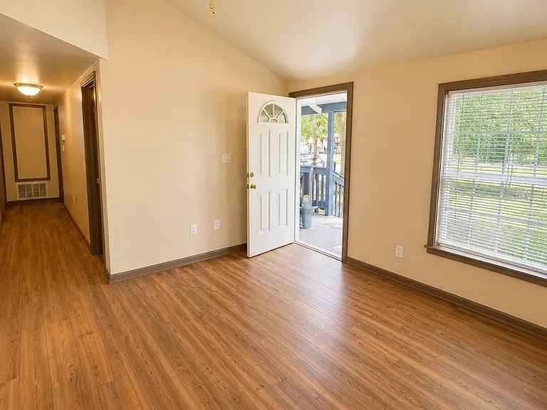 5867 Althea Ave — Photo 10