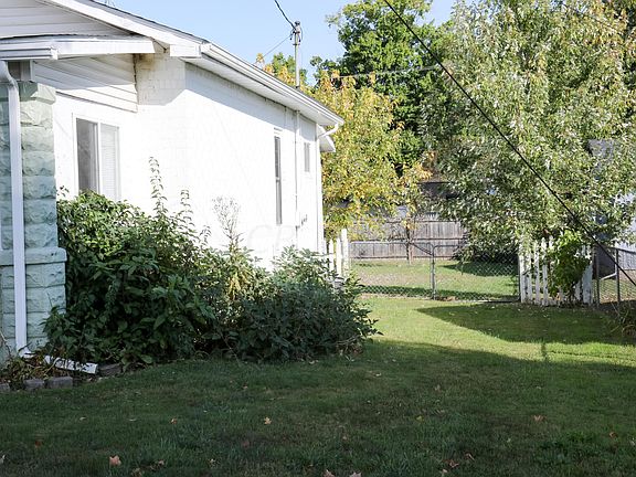 3rd image of 920 Jones Ave