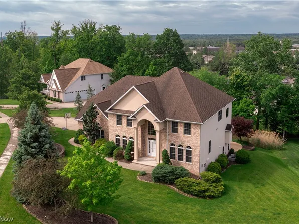 7635 Harley Hills Dr, North Royalton, OH 44133