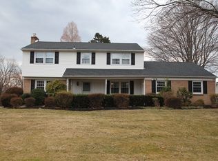 1130 Laurel Ln, Huntingdon Valley, PA 19006