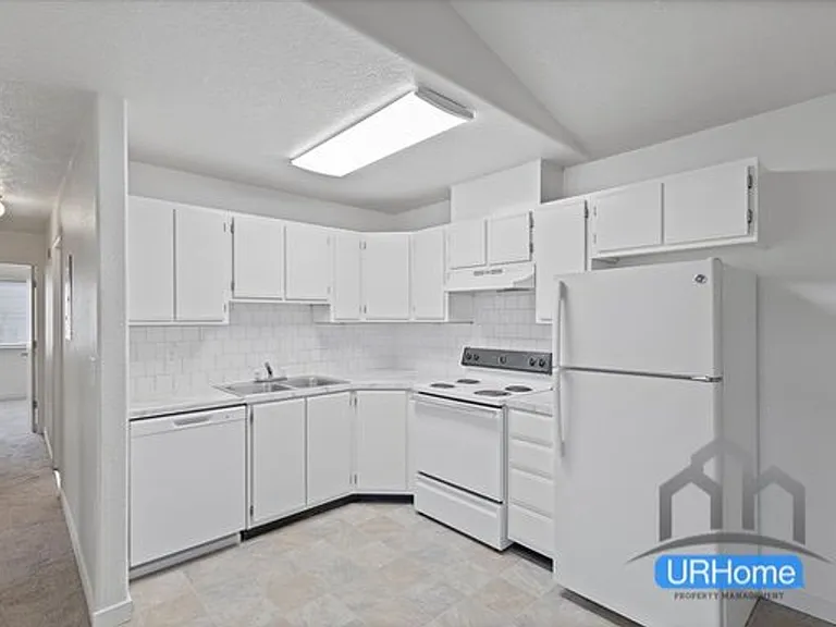 120 SE 143rd Ave — Photo 4