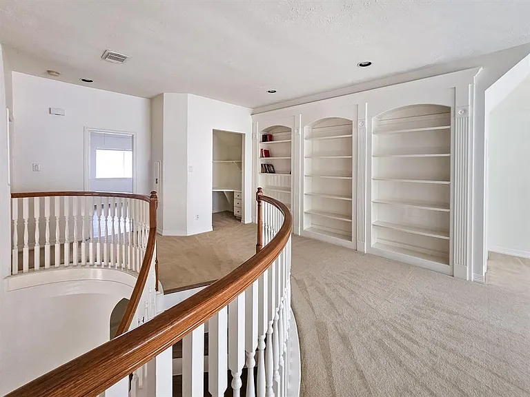6010 Serrano Terrace Ln — Photo 21