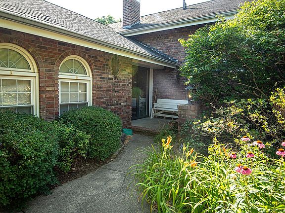 3rd image of 313 Pine St