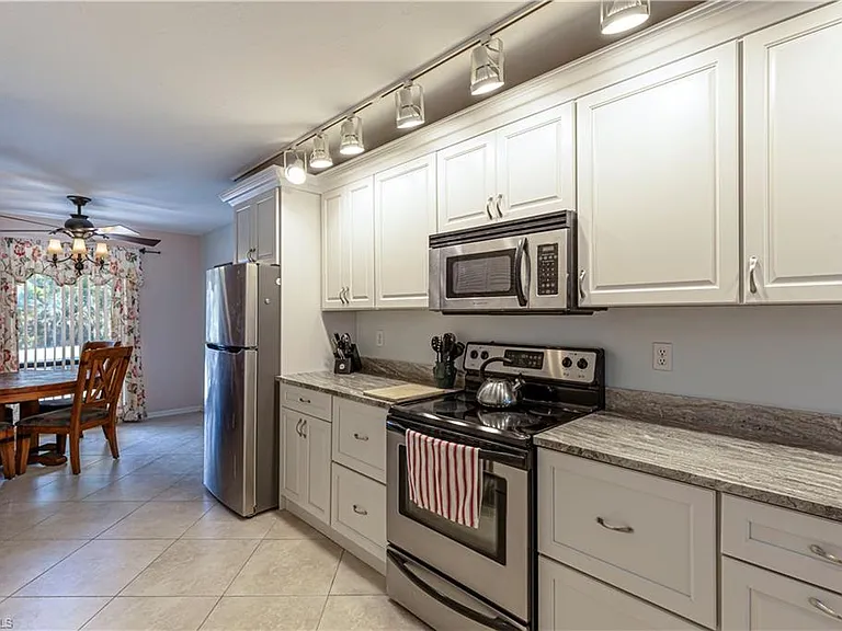 4410 Chantelle Dr #H-205 — Photo 12