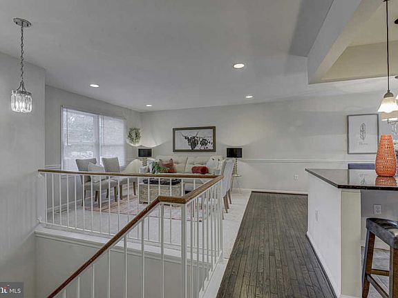 3rd image of 1202 Arunah Ave