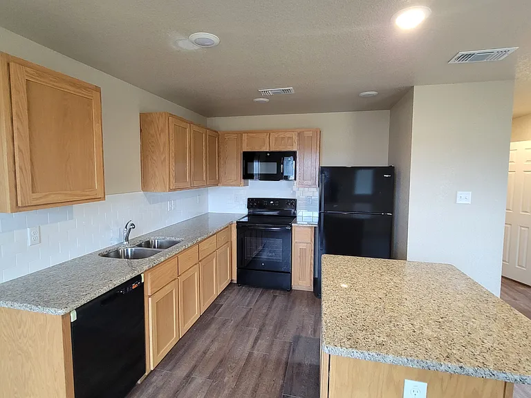 1016 Cline Dr #B — Photo 2
