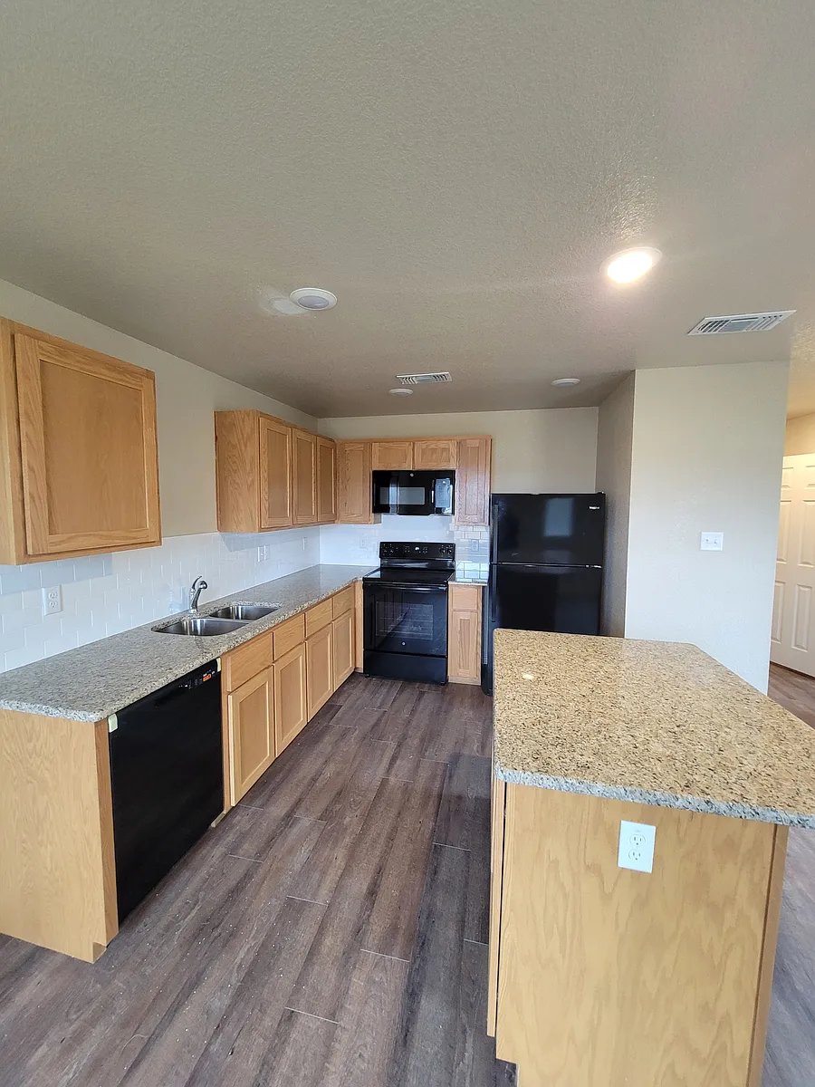 Building Photo - 1016 Cline Dr #B