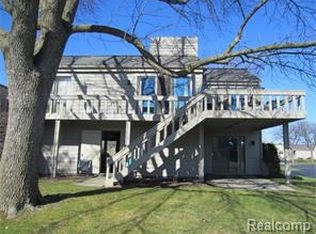 6319 Golf Lakes Dr, Bay City, MI 48706