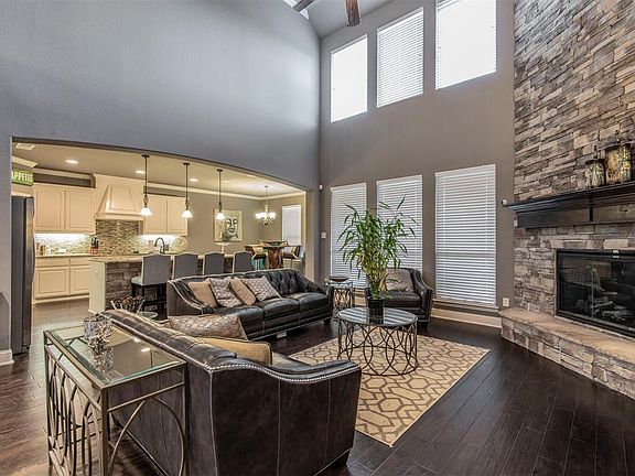 3rd image of 807 Rockcress Dr