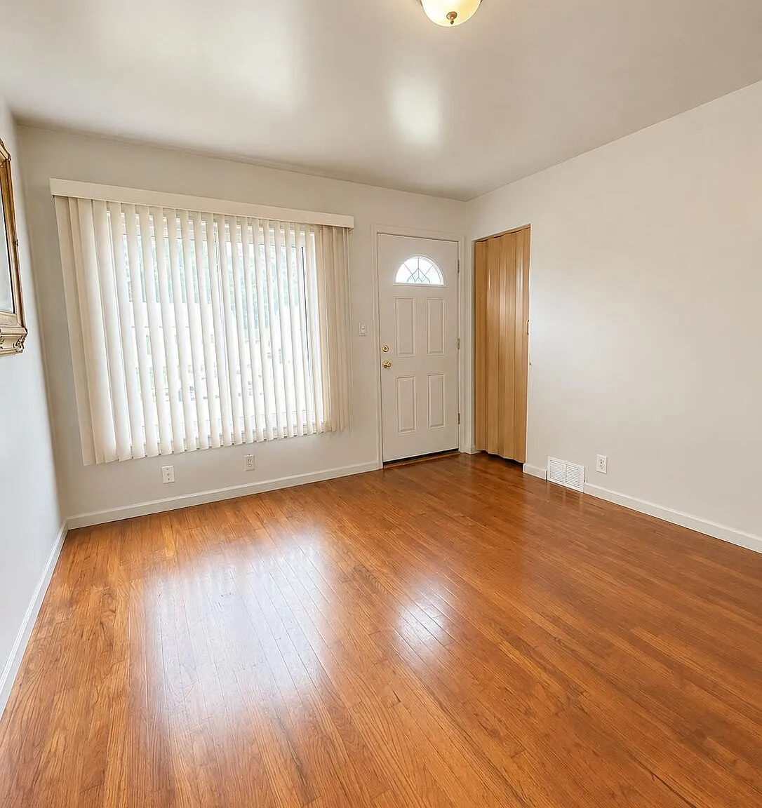 2 bed, 1.0 bath, 696 sqft, $1,250 — Photo 4