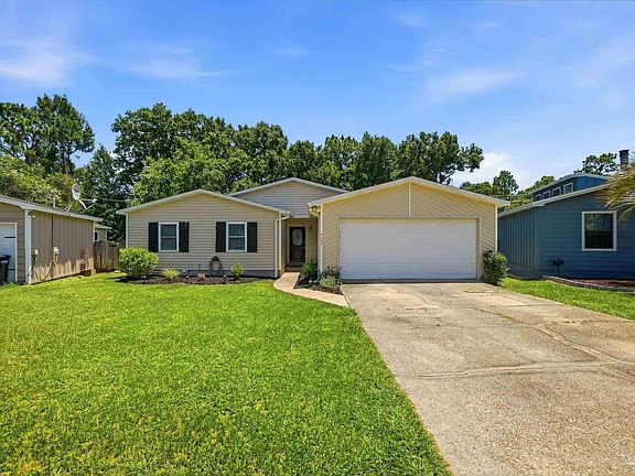 4th image of 4085 Powrie Dr