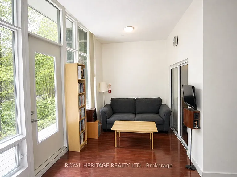 373 Front St W #102 — Photo 9