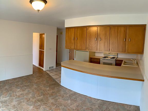 5th image of 2099 Fabian Dr APT 4