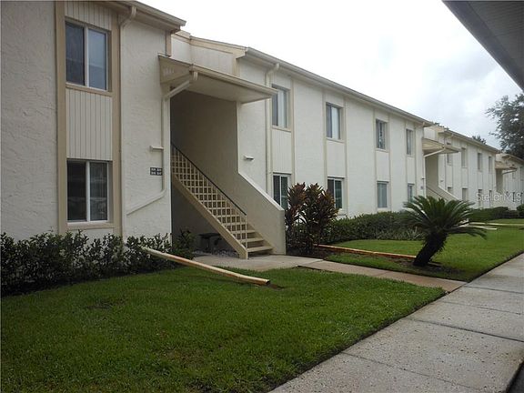2nd image of 207 Cypress Ct