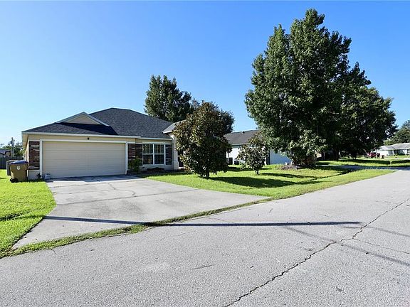 3rd image of 527 Carlsbad Dr