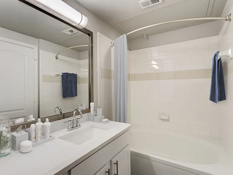 Eleven11 Lexington at Flower Mound — Photo 23