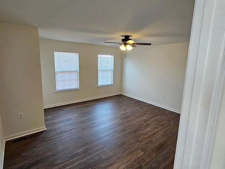 111 Barrington Ln — Photo 7