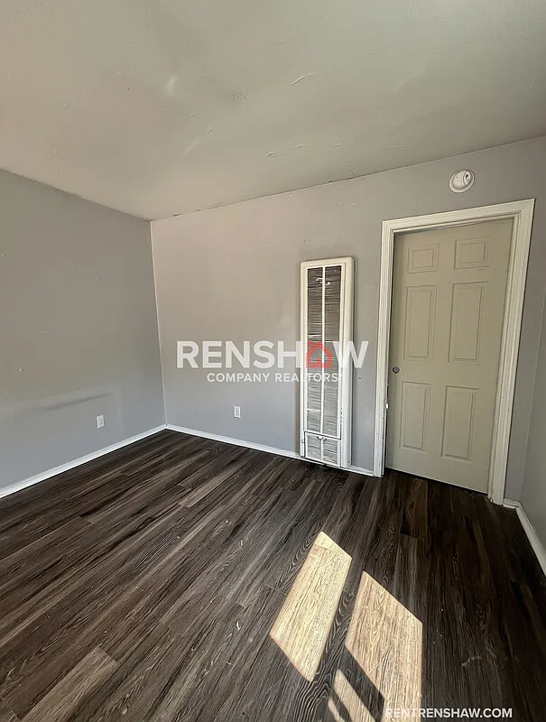 2 bed, 1.0 bath, 700 sqft, $800 — Photo 3