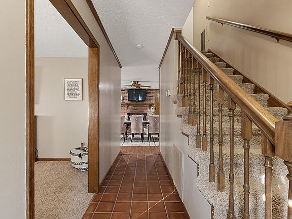 2nd image of 52 Dove Creek Cir