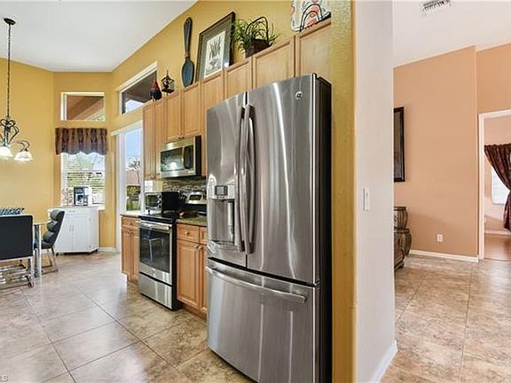 4th image of 9074 Somerset Ln