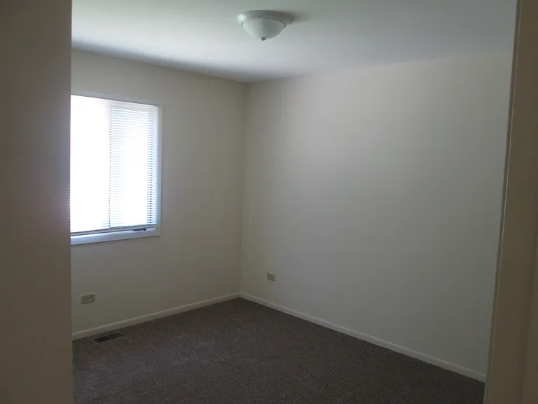 828 Pine Grove Ave — Photo 7