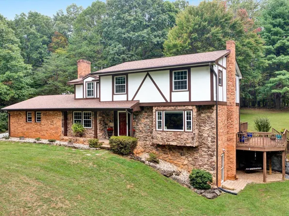 2916 Laurel Glen Rd, Vinton, VA 24179