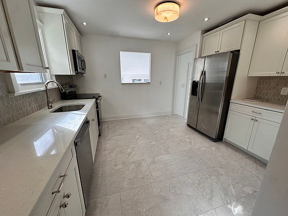 2nd image of 708 Ridge Rd