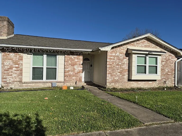 12865 Clarewood Dr — Photo 1