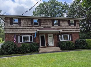 434 Clarice Blvd, Holbrook, NY 11741