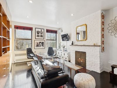 160 9th Ave APT 3R, Manhattan, NY, 10011