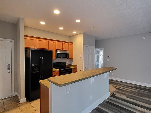 3rd image of 118 Northwynd Cir #B
