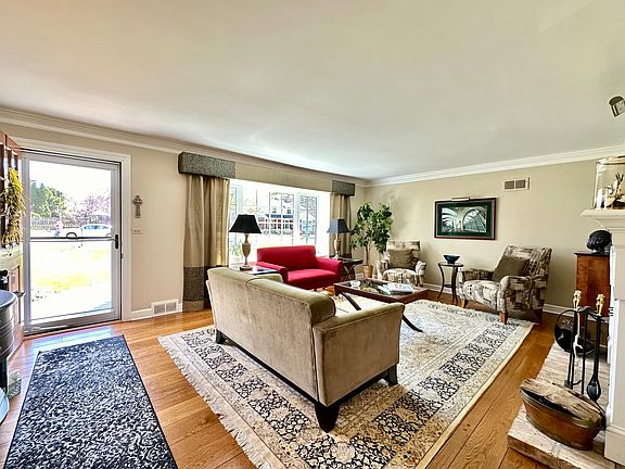 3rd image of 1117 E Forest Ave