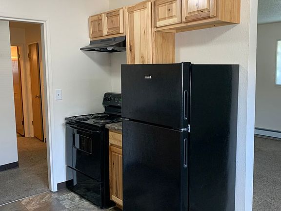 5th image of 517 6th St E #1
