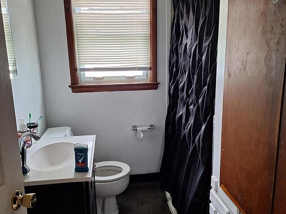 4th image of 4894 Fuller Dr
