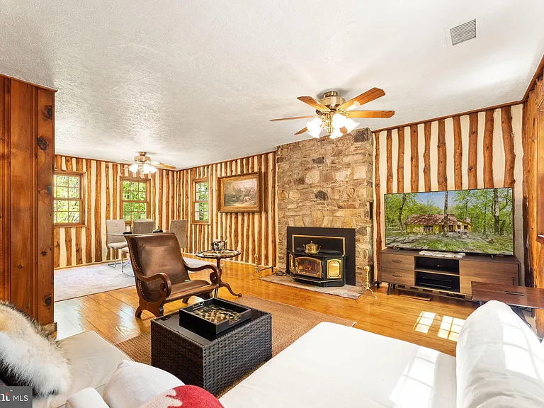 1850 Ridge Rd — Photo 24