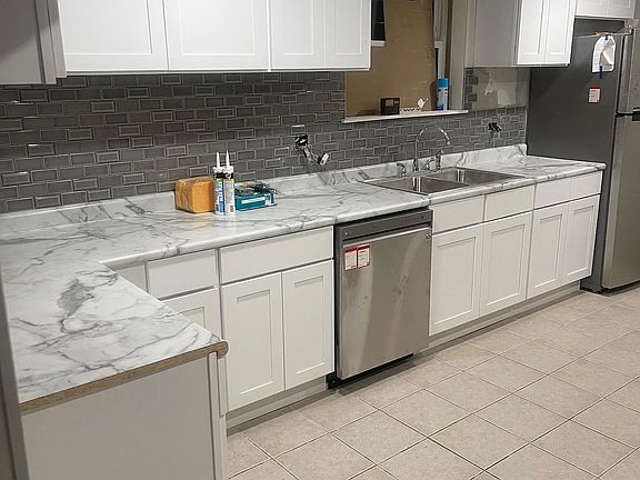 4th image of 15032 Woodlawn Ave