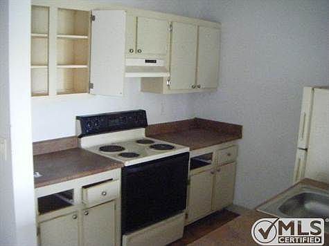 5th image of 1716 Meadows Cir W