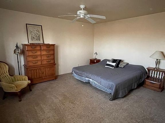 3rd image of 61 Culton Ln