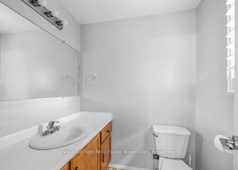 6760 Dolmage Ct — Photo 15