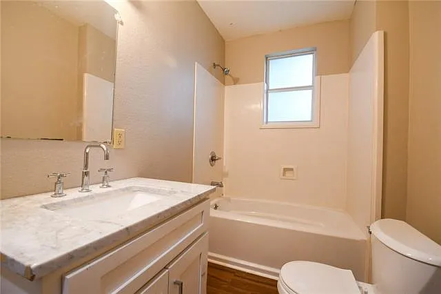 1021 Egania St — Photo 7