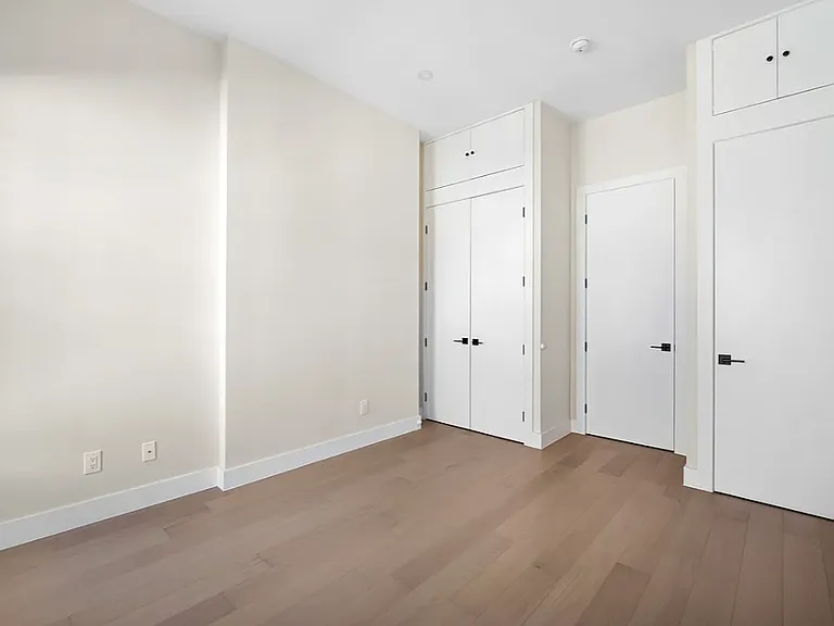 106 E 7th St #3E — Photo 5
