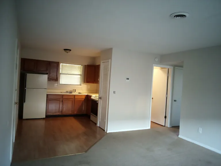 100 Walnut Grove Rd — Photo 6