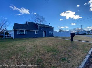 2 Pinetree Rd, Old Bridge, NJ 08857