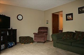 5th image of 803 Columbine Dr