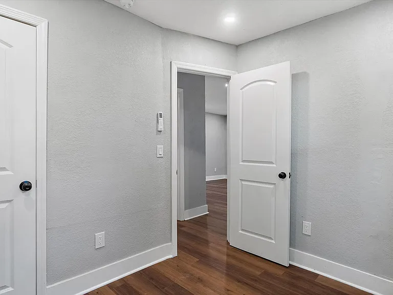 2243 Auburn St S #B — Photo 10
